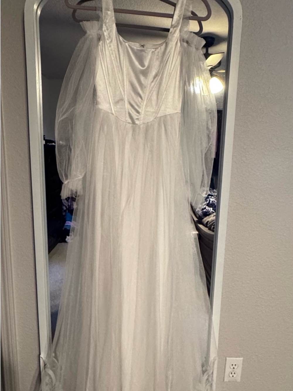 Rosevelt Ethereal White Tulle Gown with Puff Sleeves. Size Small